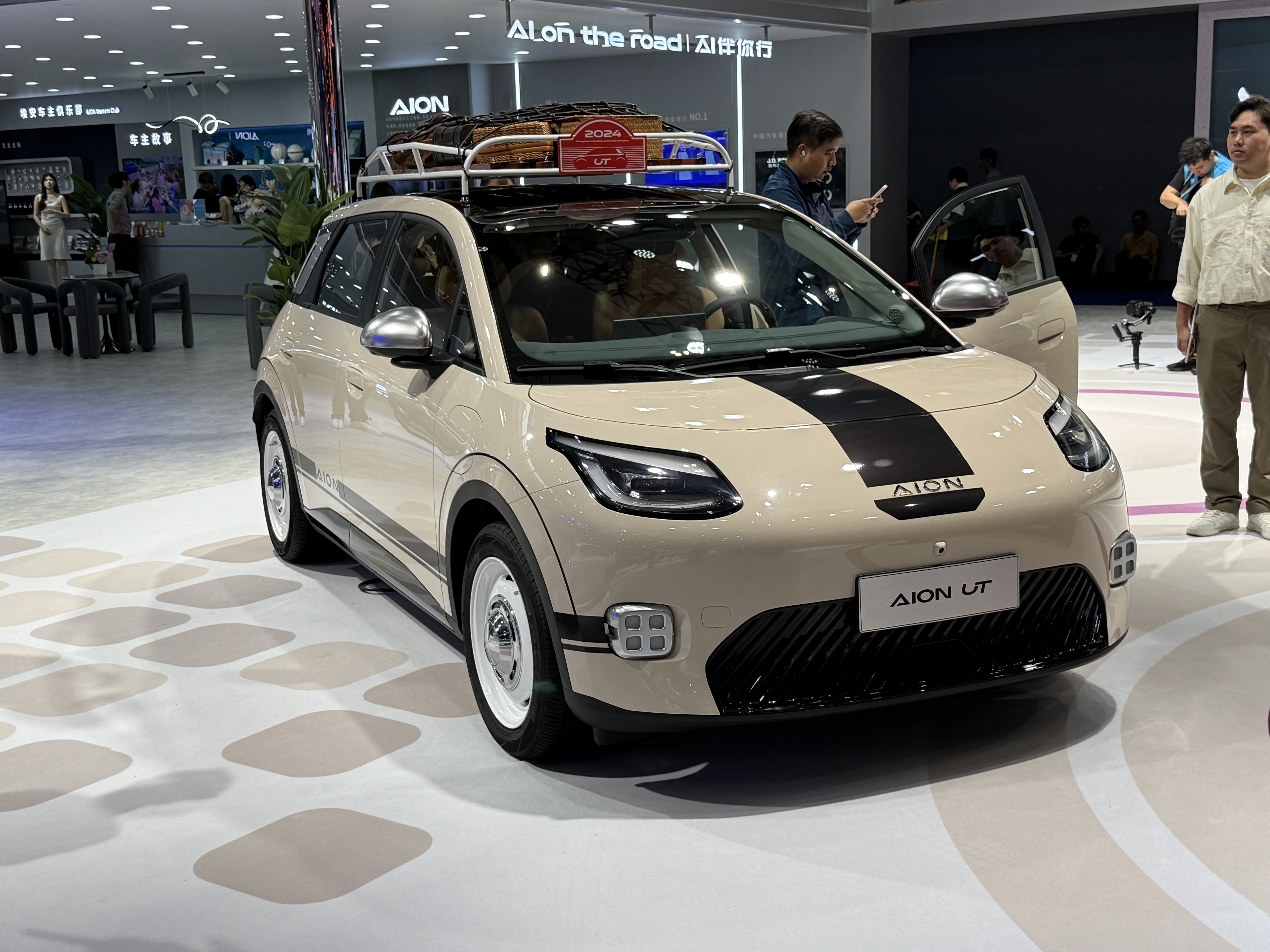 直击2024广州车展：自主新车、新技术“争奇斗艳”合资品牌提速智电追赶(图2)
