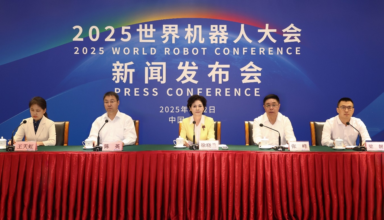 我国连续12年成为全球最大工业机器人市场(图1)
