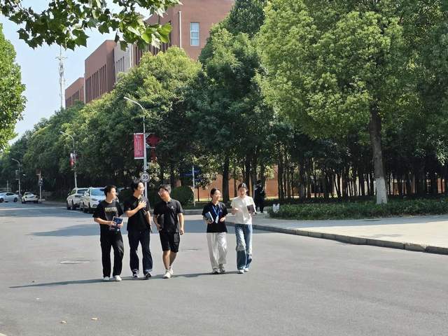 校园里的女开发者想当小富婆(图5)